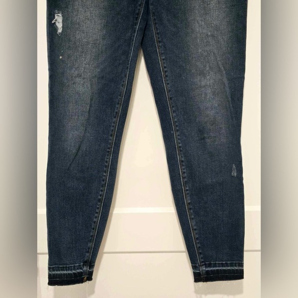 SPANX Distressed Ankle Skinny Jeans Medium Wash size Large - Picture 8 of 10